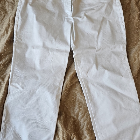 White Ann Taylor Capri Pants - Picture 3 of 5